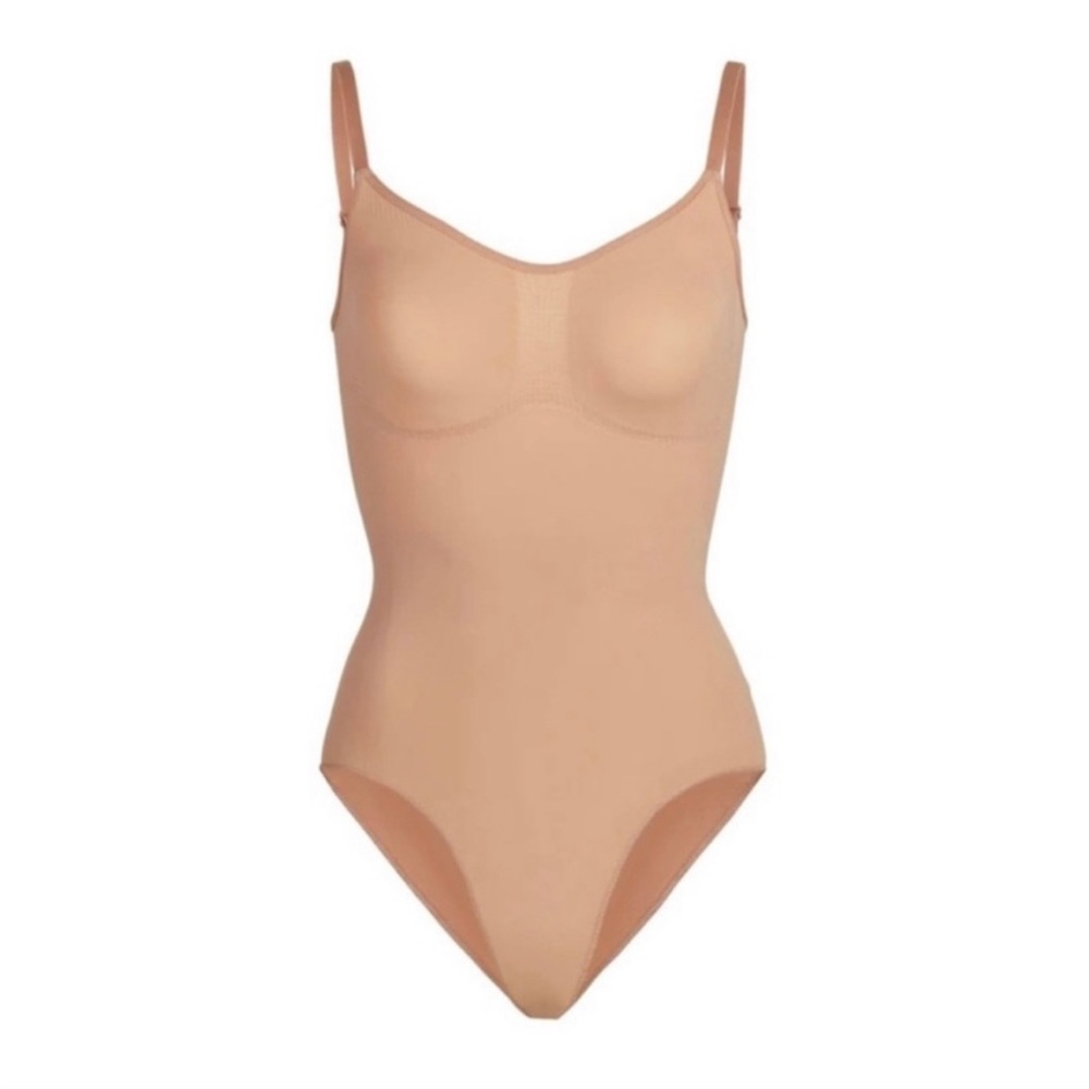 SKIMS sculpting bodysuit NWOT